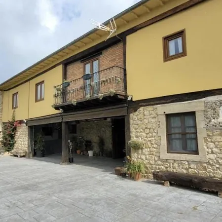 펜션 Caserio El Ajo *